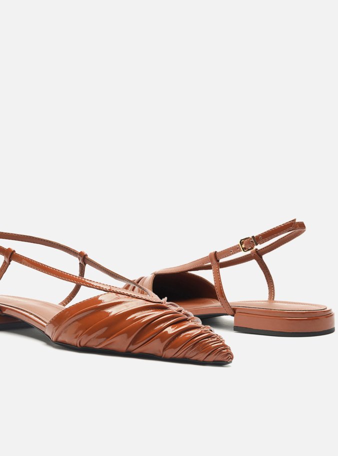 Sapatilha Marrom Verniz Bico Fino Slingback