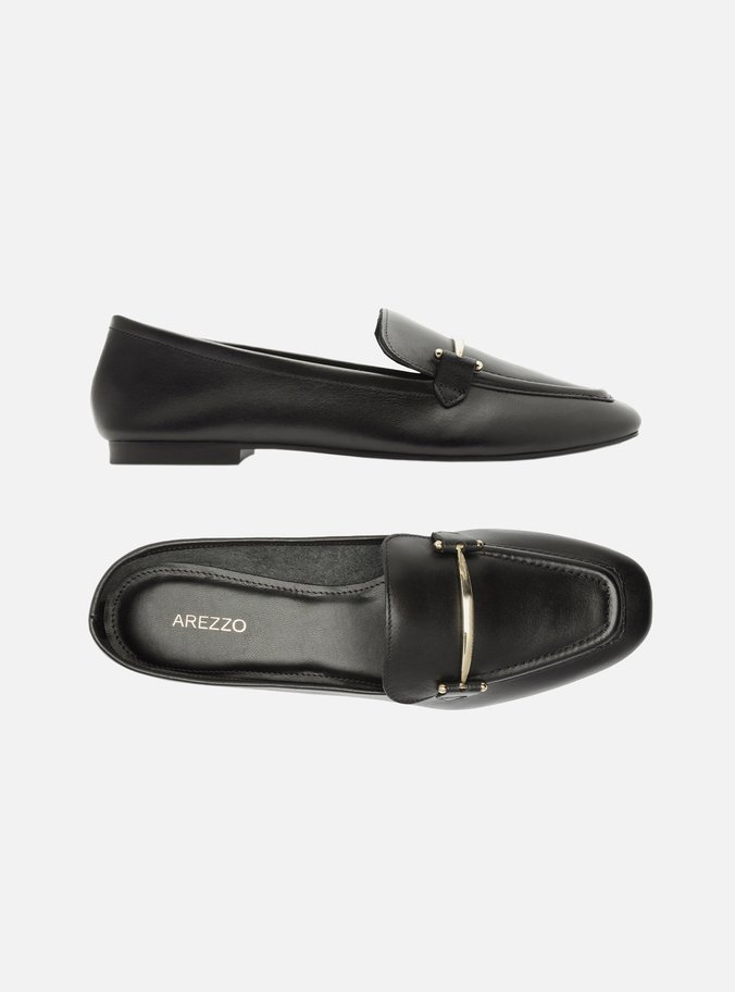 Mocassim Preto Couro Bridão Metálico Moderno