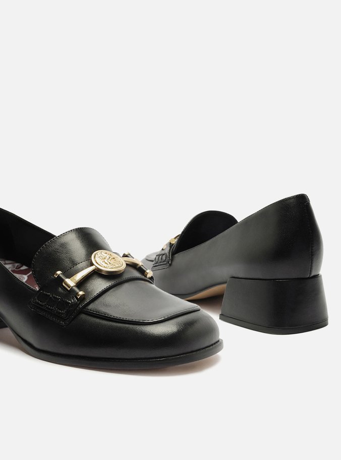 Loafer Preto Couro Bloco Medalha