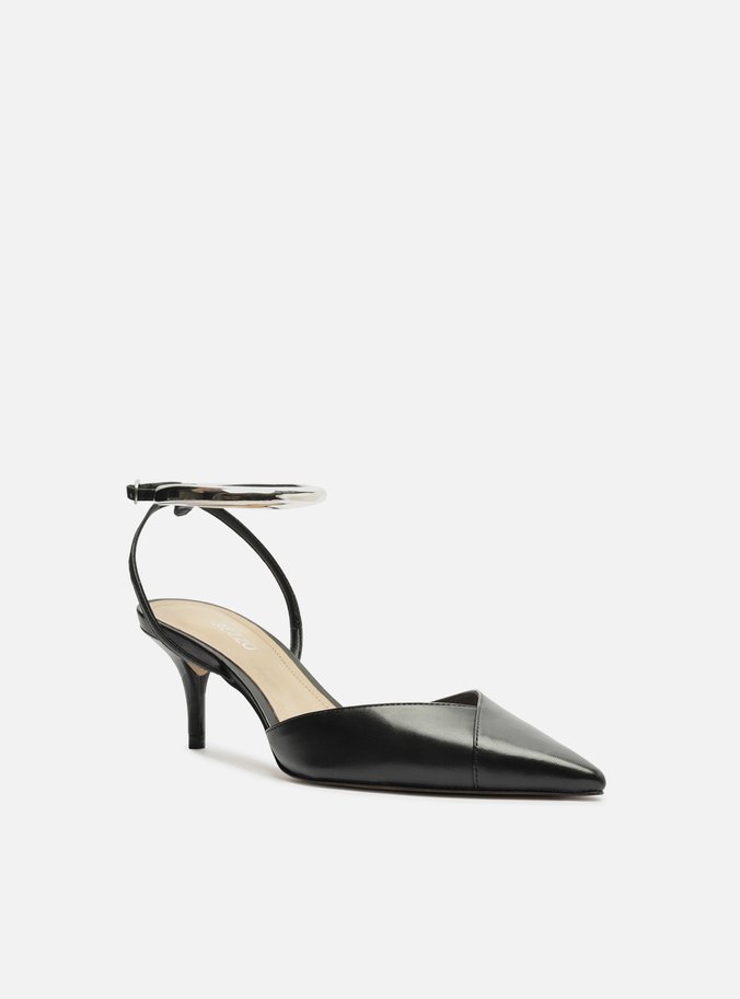 Scarpin Preto Couro Salto Kitten Tira Metal