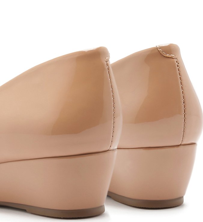 Scarpin Verniz Anabela Baixo Soft Avelã