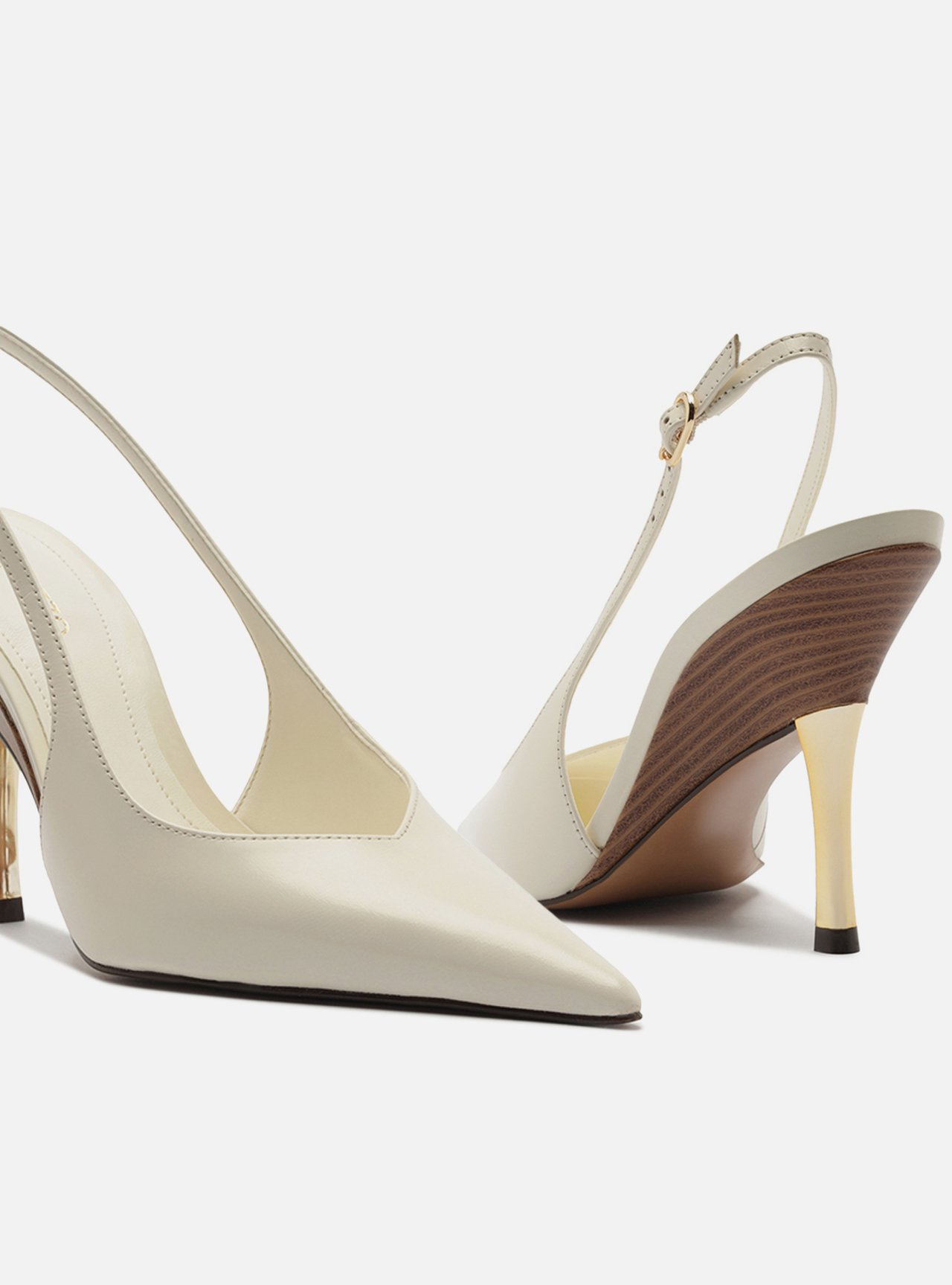 Scarpin Branca Couro Salto Fino Fivela Slingback — foto 4