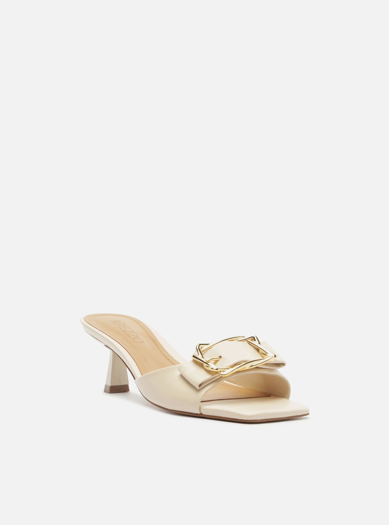 Mule Off White Couro Salto Kitten Fivela Metal — foto 2