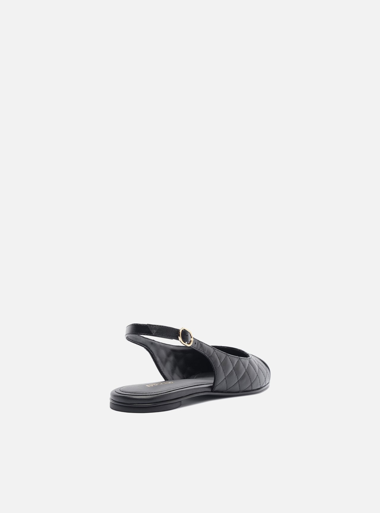 Sapatilha Preta Couro Bico Redondo Matelassê Slingback — foto 3