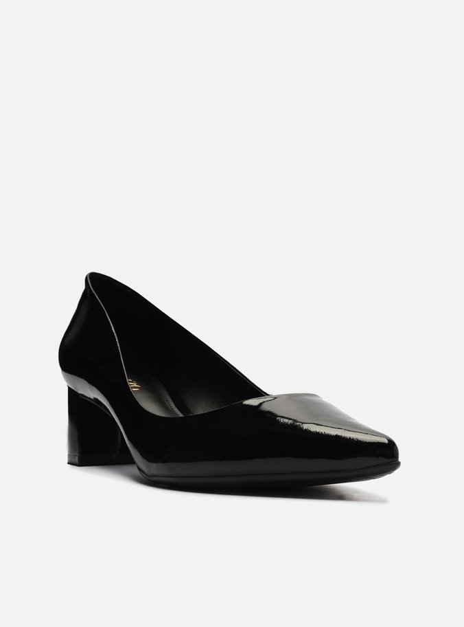 Scarpin Preto Verniz Salto Baixo Bloco