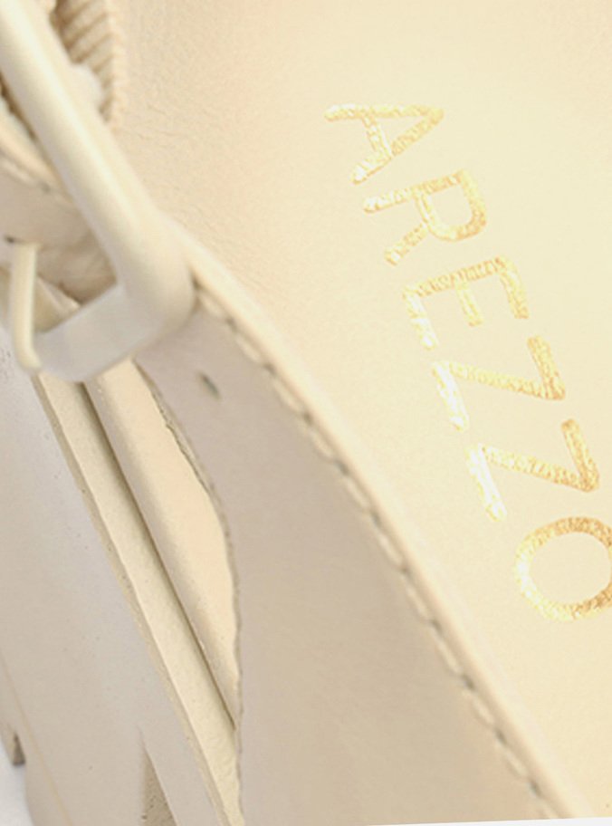 Sandália Off-White Couro Bloco Tratorada Fechada