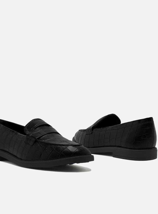 Mocassim Preto Fechado Croco