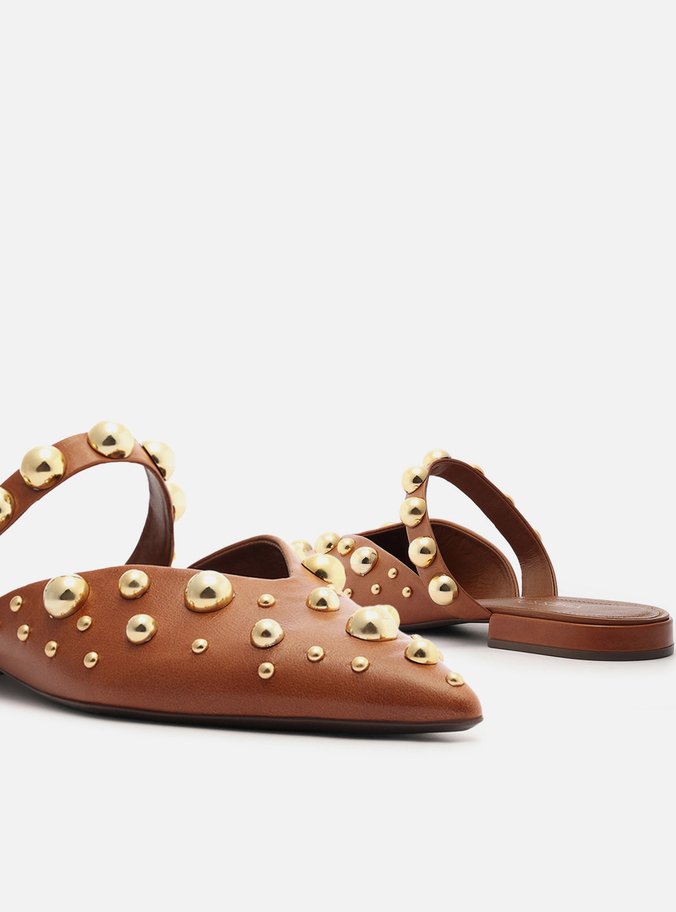 Mule Marrom Couro Bico Fino Studs