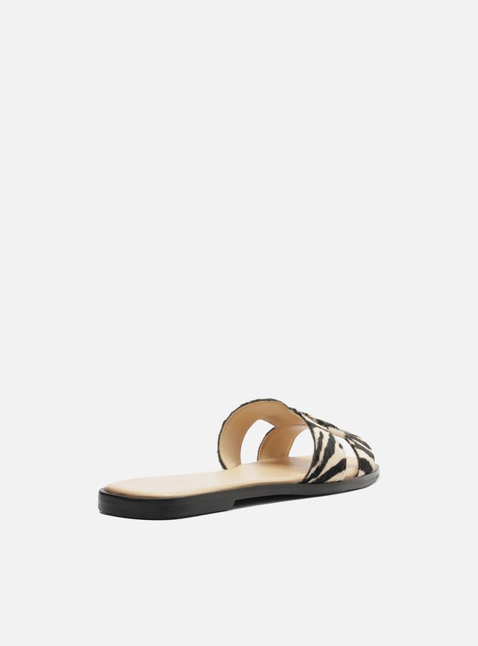 Rasteira Animal Print Bico Quadrado Tira Vazada