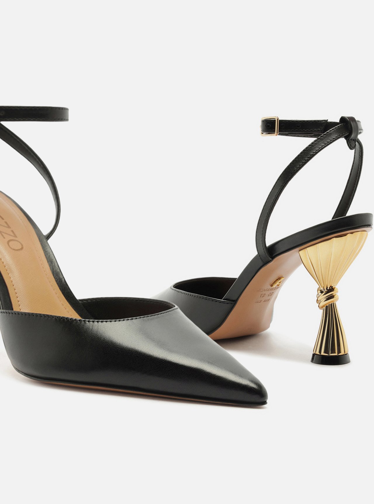 Scarpin Preto Couro Salto Geométrico Slingback — foto 4