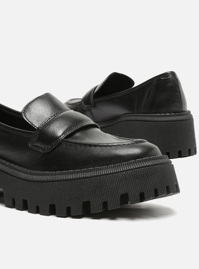 Mocassim Preto Couro Sola Tratorada Tira