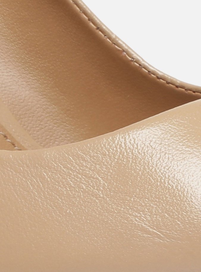 Scarpin Couro Nude Bico Fino