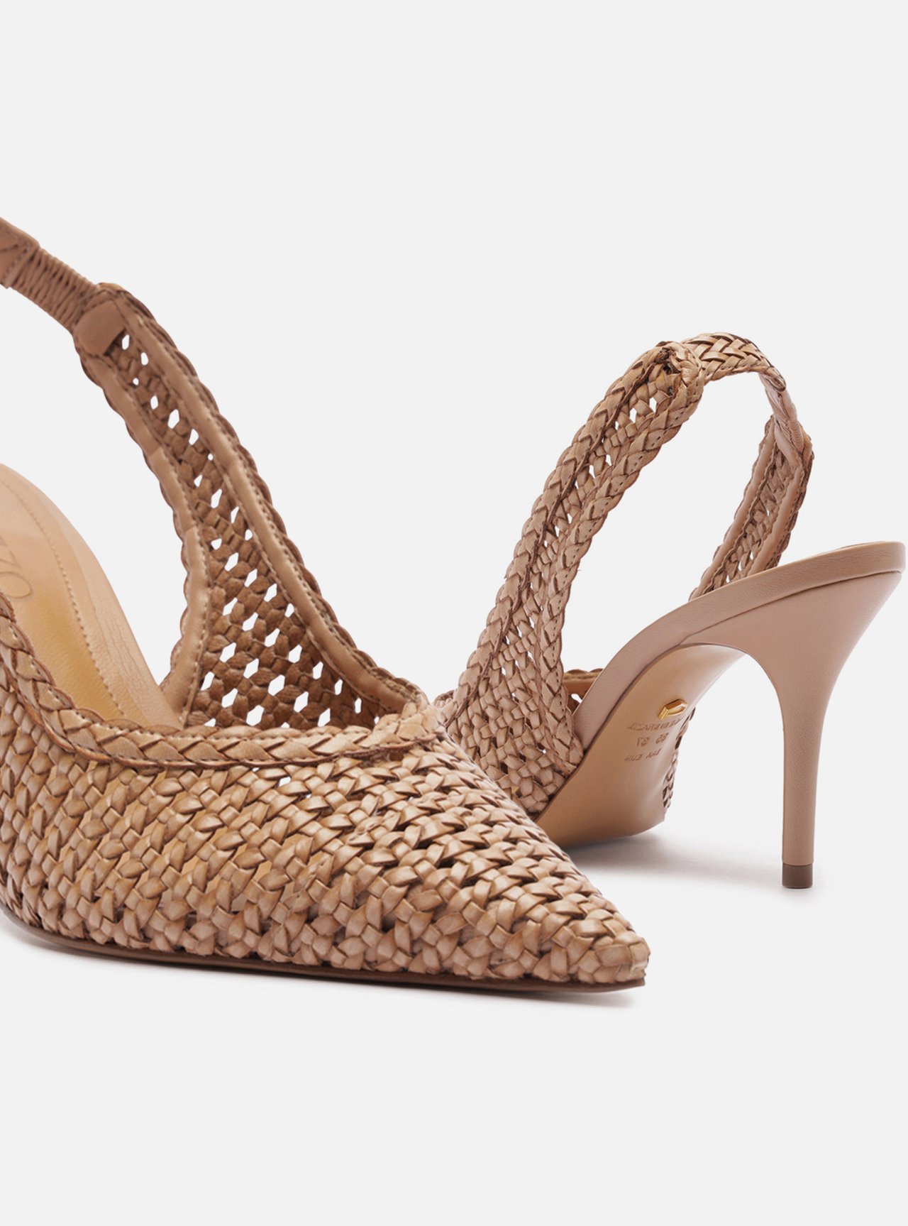 Scarpin Bege Tressê Salto Médio Slingback — foto 4