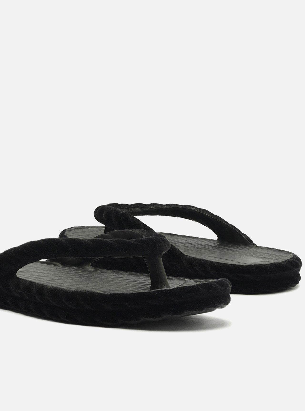 Chinelo de Dedo Preto Marrocos Velvet — foto 4
