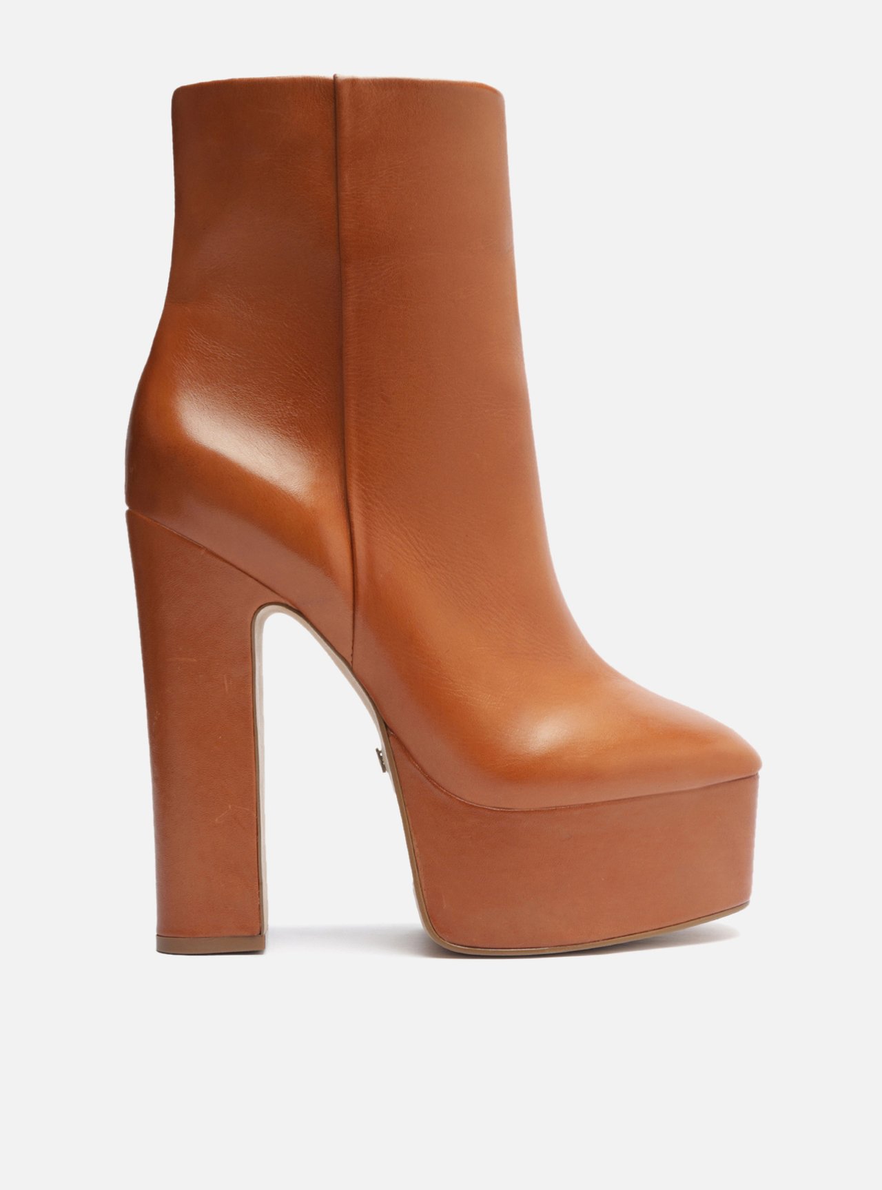 Bota meia pata cano 2024 curto