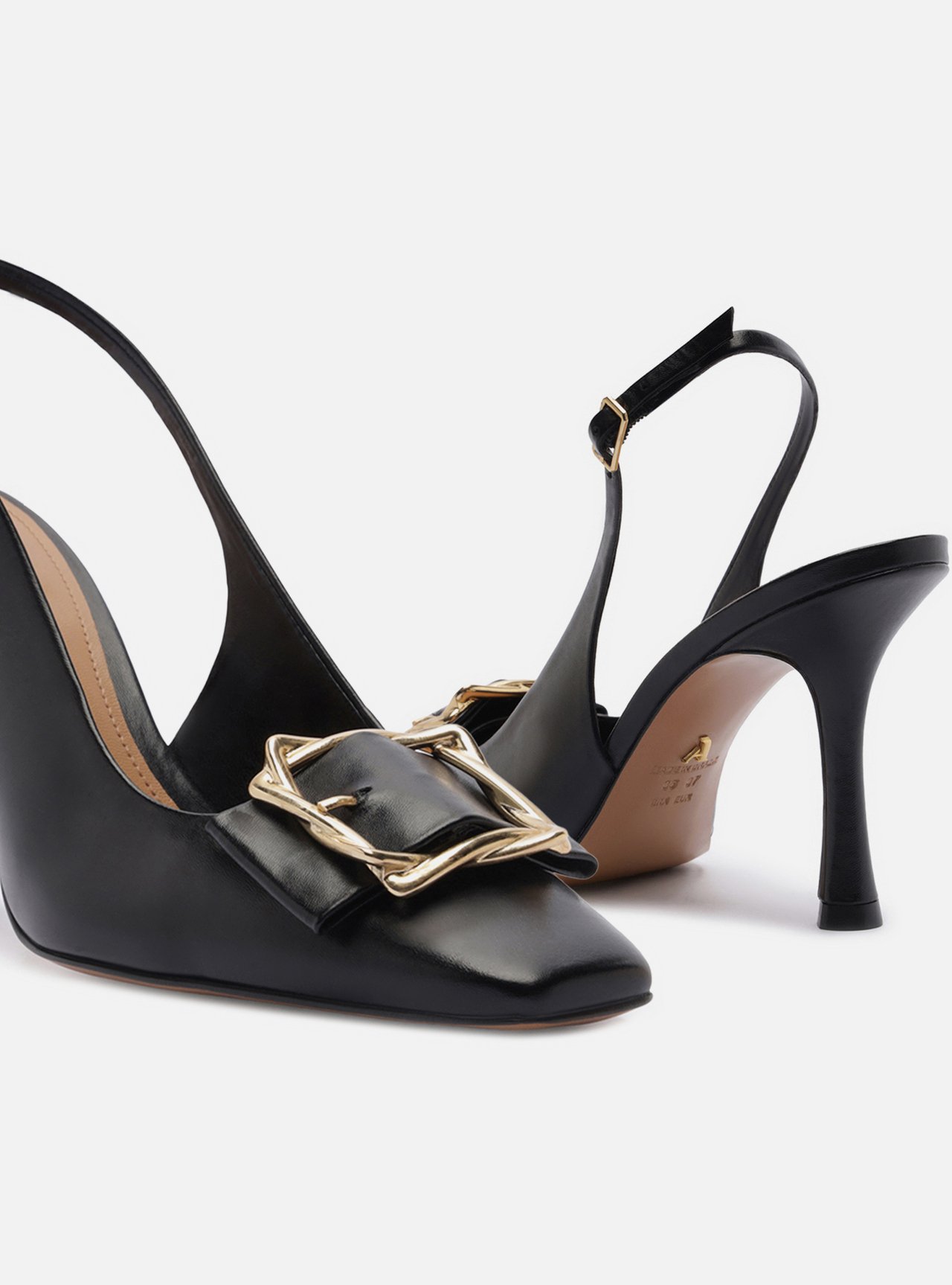 Scarpin Preto Couro Slingback Salto Alto Fivela — foto 4