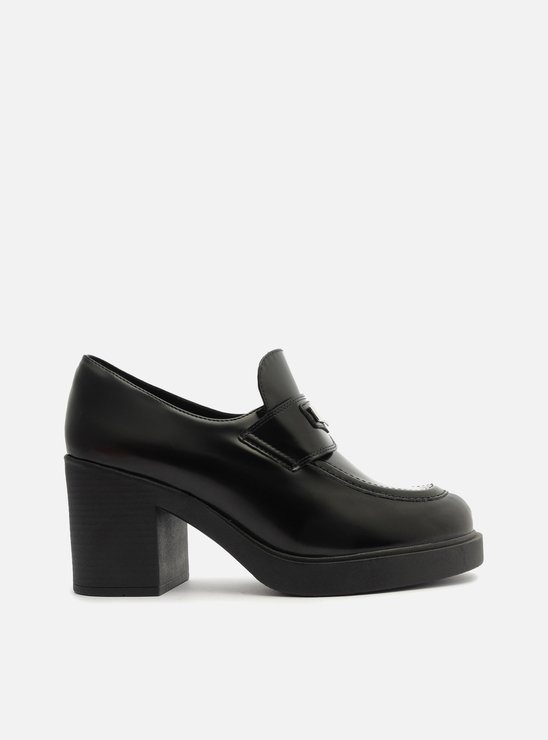 Mocassim Preto Salto Bloco Livia