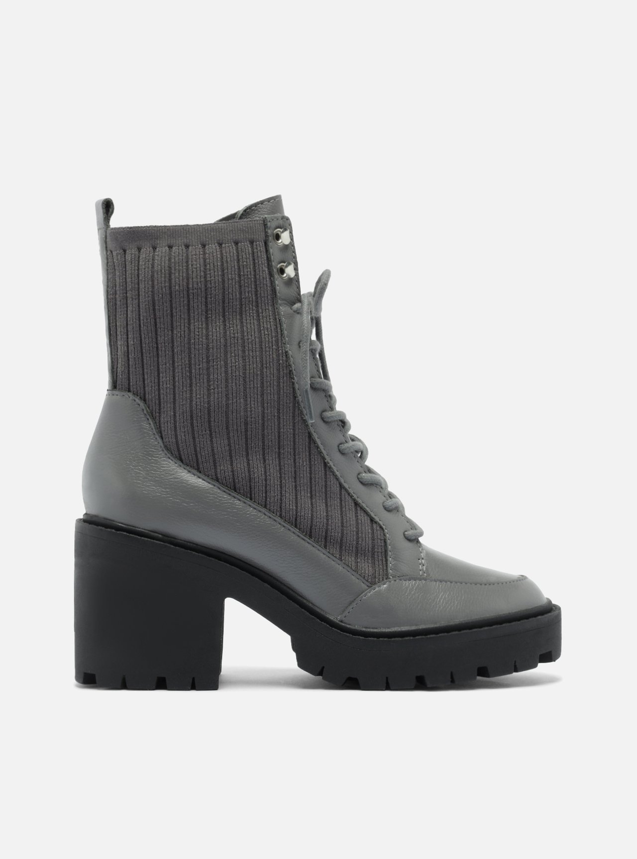 Bota Cinza Salto Médio — foto 1