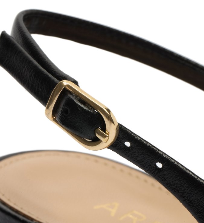 Scarpin Preto Couro Slingback