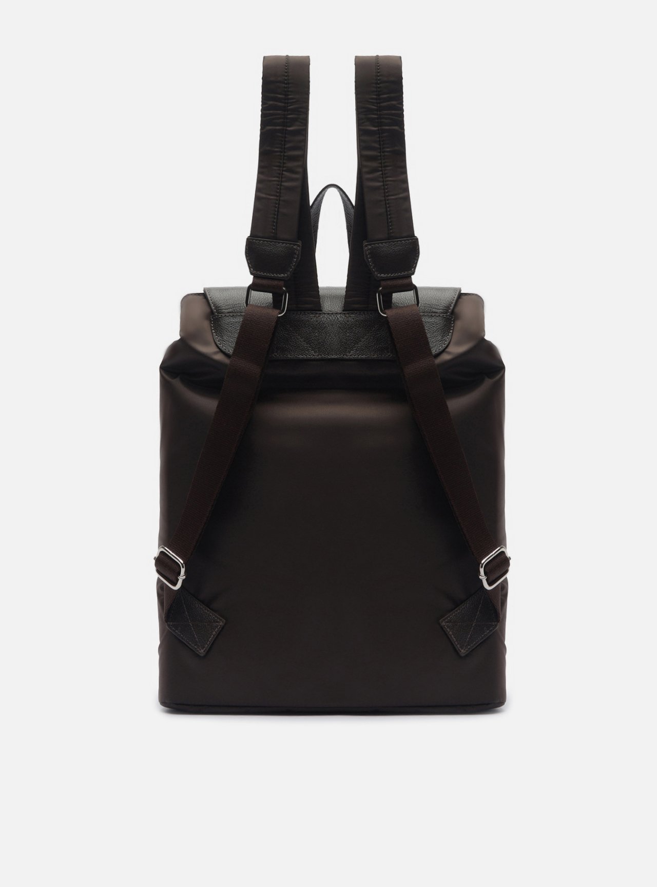 Bolsa Mochila Marrom Média Trança Metais Fila — foto 3