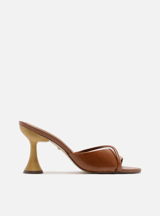 Mule Marrom Couro Salto Médio Taça Tiras