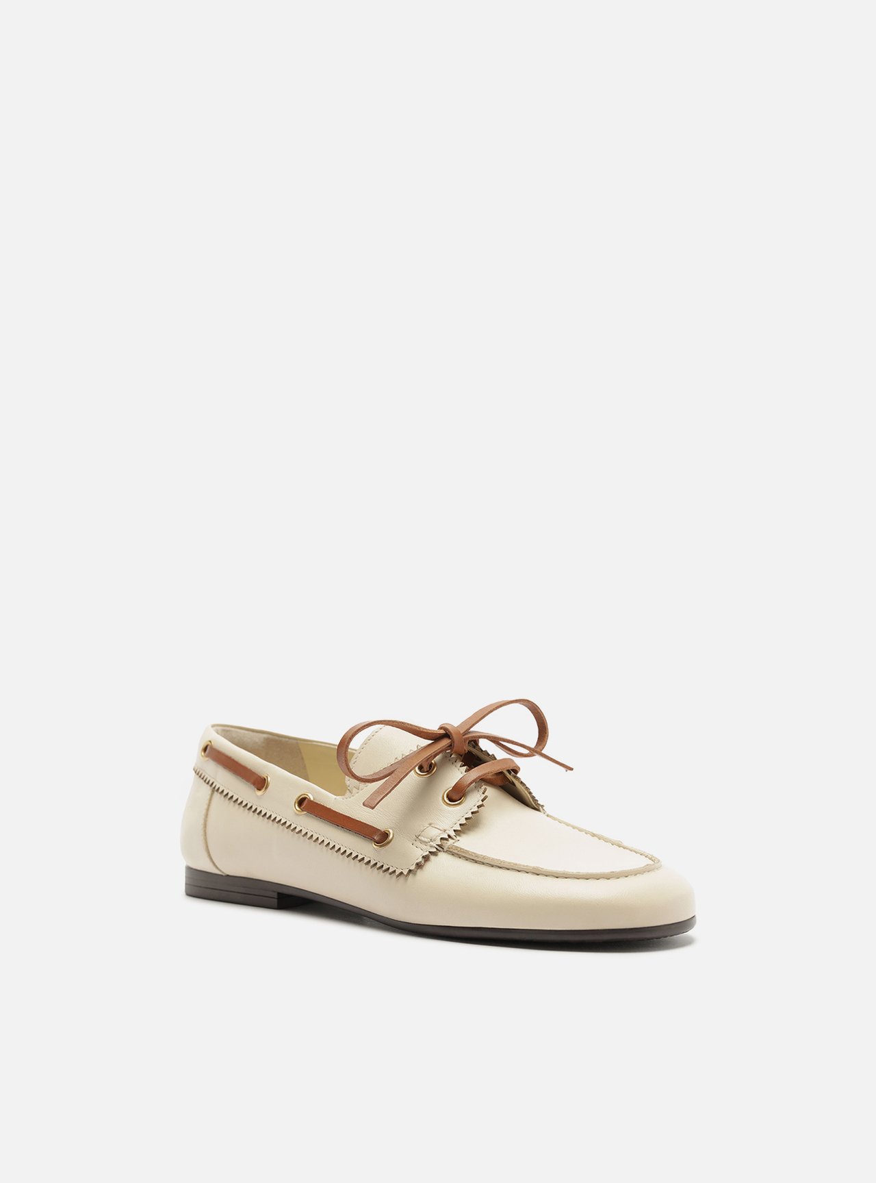 Mocassim Off White Couro Bico Redondo Laço — foto 2
