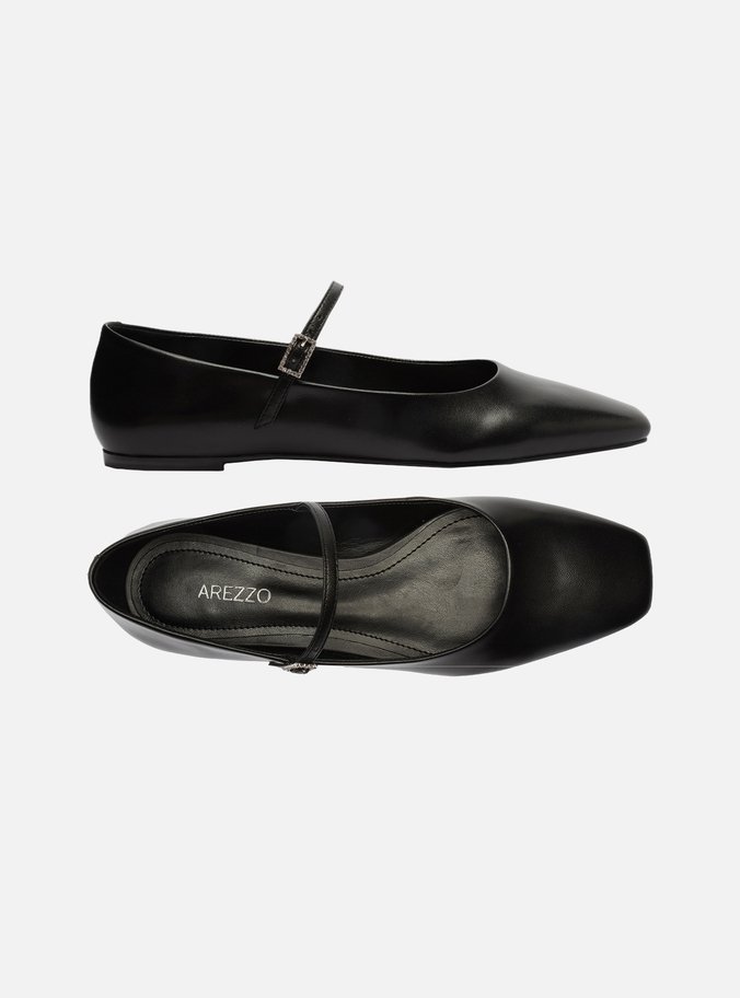 Sapatilha Preta Couro Bico Quadrado Charlotte Arezzo