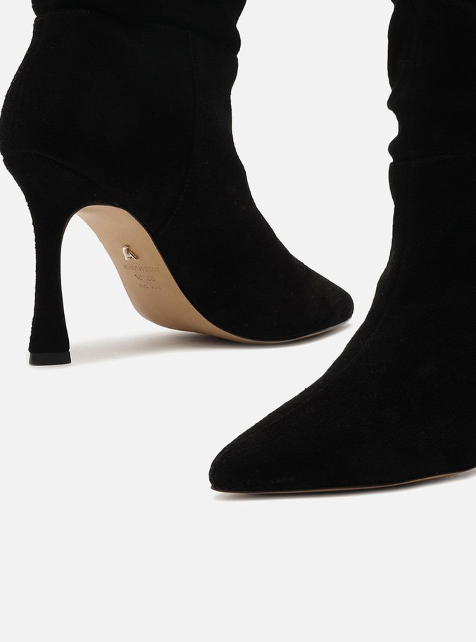 Bota Preta Camurcina Slouchy Salto Fino