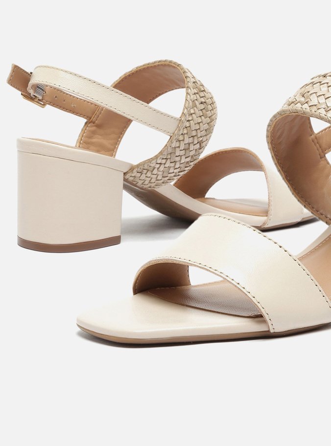 Sandália Off-White Tira Tramada