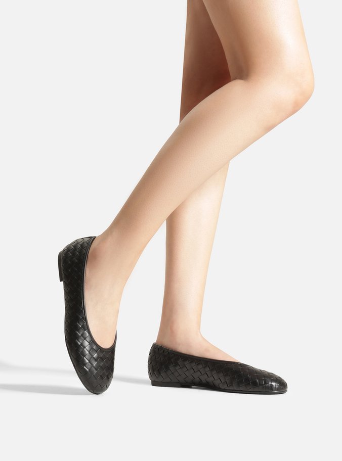 Sapatilha Preta Tressê Bico Redondo