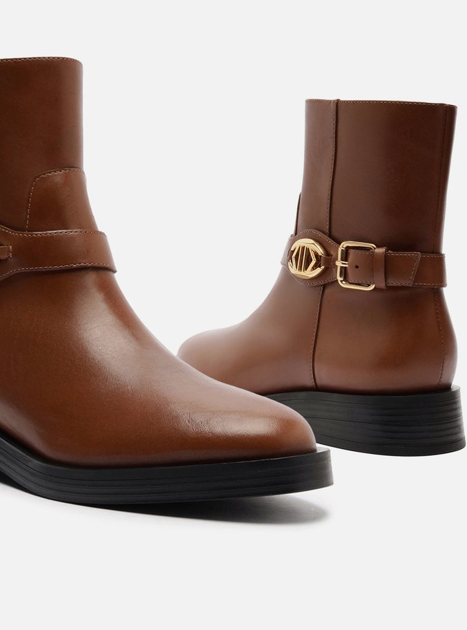 Bota Marrom Couro Cano Curto Detalhe Metal