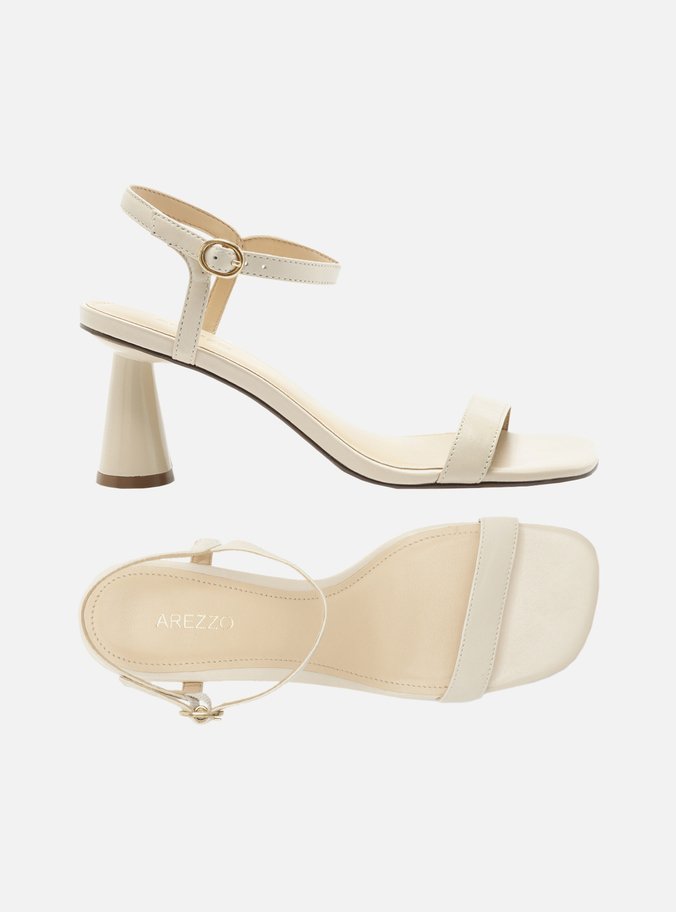 Sandália Off-White Salto Geométrico