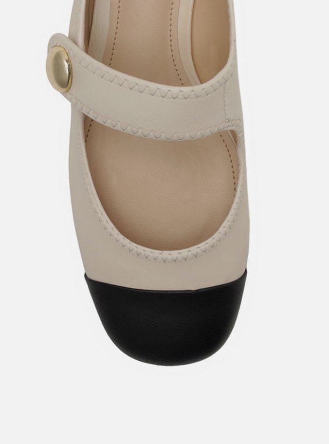 Sapatilha Boneca Off-White Couro Cap Toe Botão