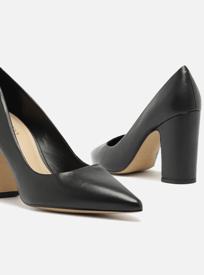 Scarpin Preto Couro Salto Alto Bloco City