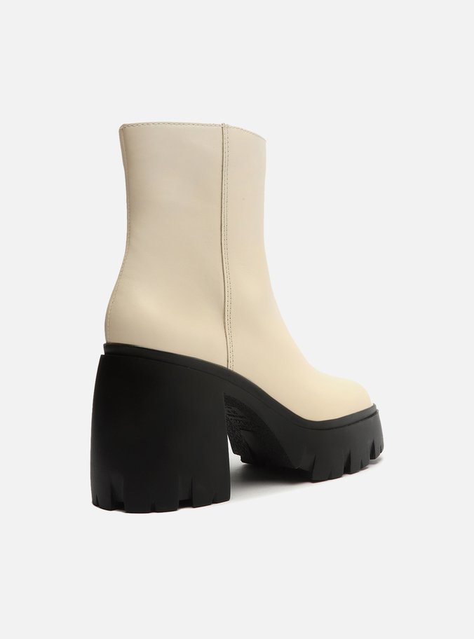 Bota Off-White Couro Cano Médio Salto Bloco Tratorada