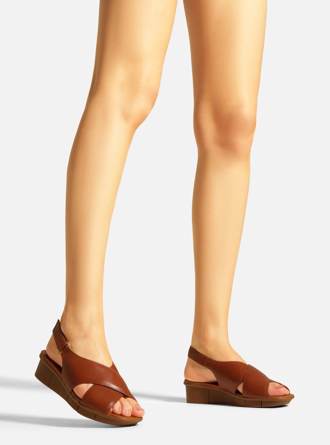 Sandália Marrom Couro Flatform Velcro