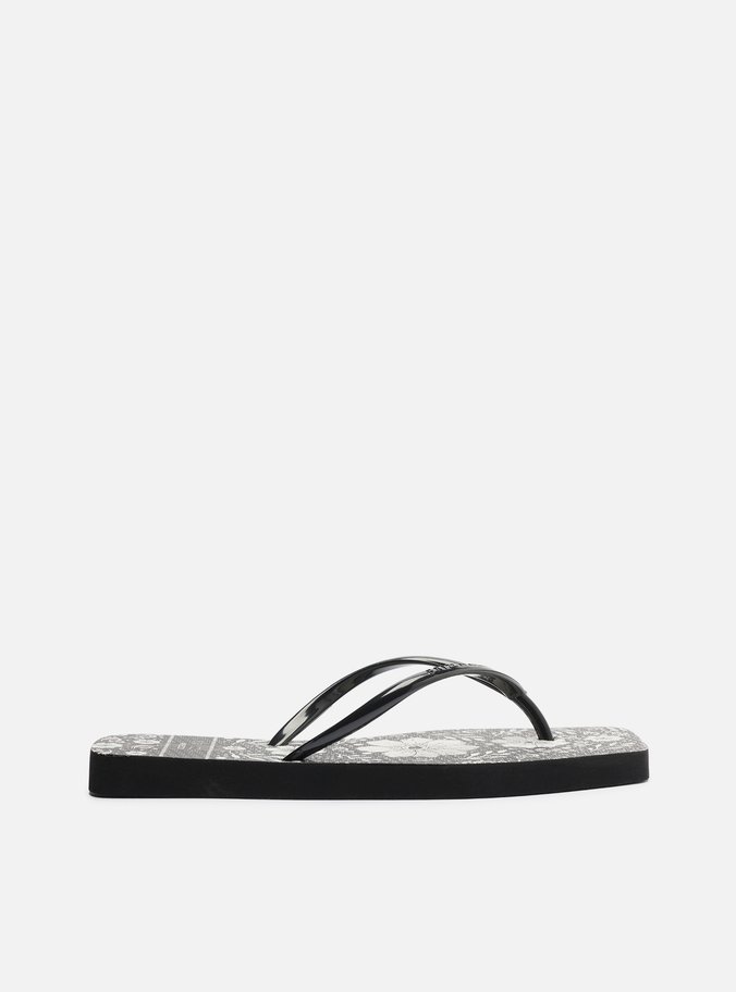 Chinelo de Dedo Preto Flat Brizza Estampa Flores