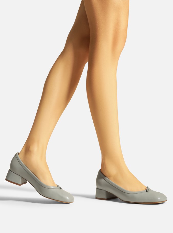Scarpin discount cinza arezzo