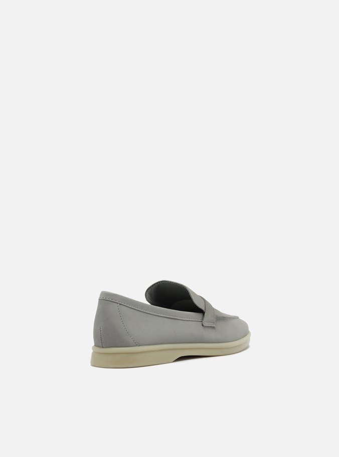 Mocassim Cinza Nobuck Salto Baixo