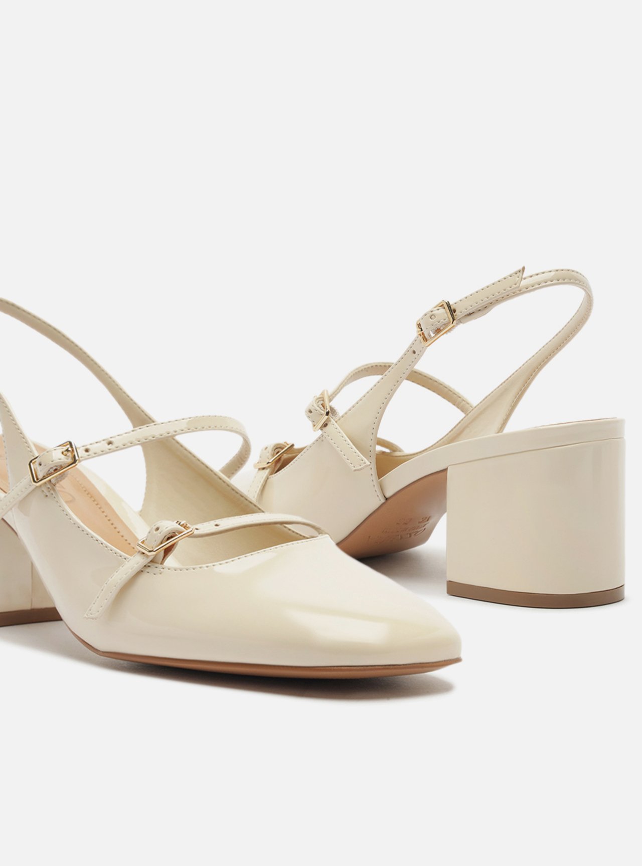 Scarpin Off White Verniz Salto Bloco Tiras Slingback — foto 4