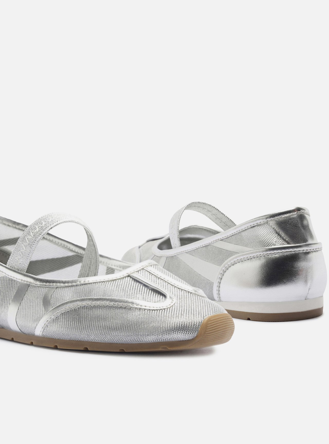 Tênis Prateado Bico Redondo Slip On — foto 4