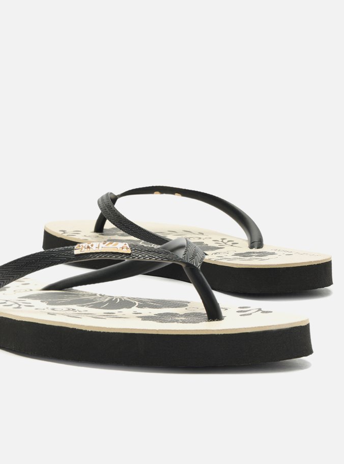 Chinelo de Dedo Preto Estampa Flores