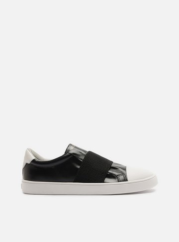 Arezzo — Tênis Preto Couro Slip On Elástico