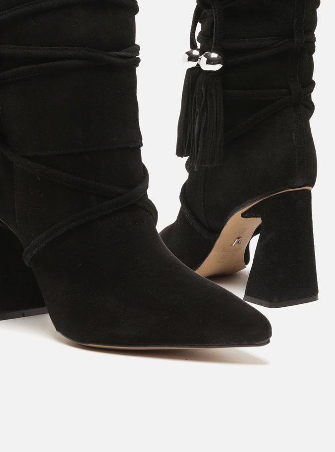 Bota Preta Camurcina Salto Flare Barbicachos