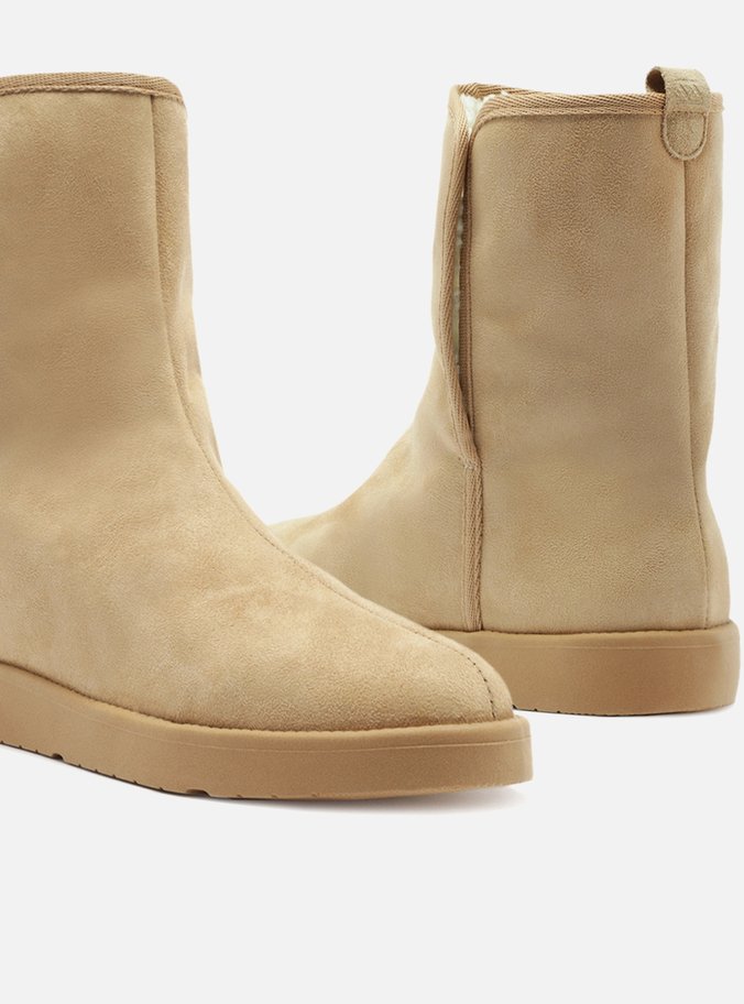 Bota Bege Camurça Salto Baixo Home