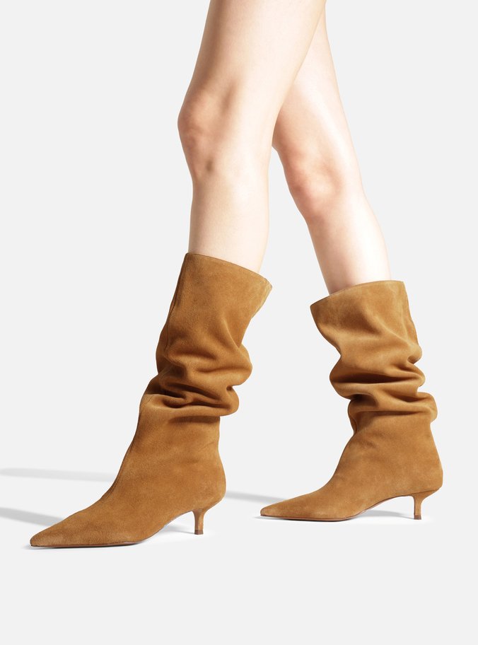 Bota Marrom Claro Camurça Salto Kitten Cano Longo