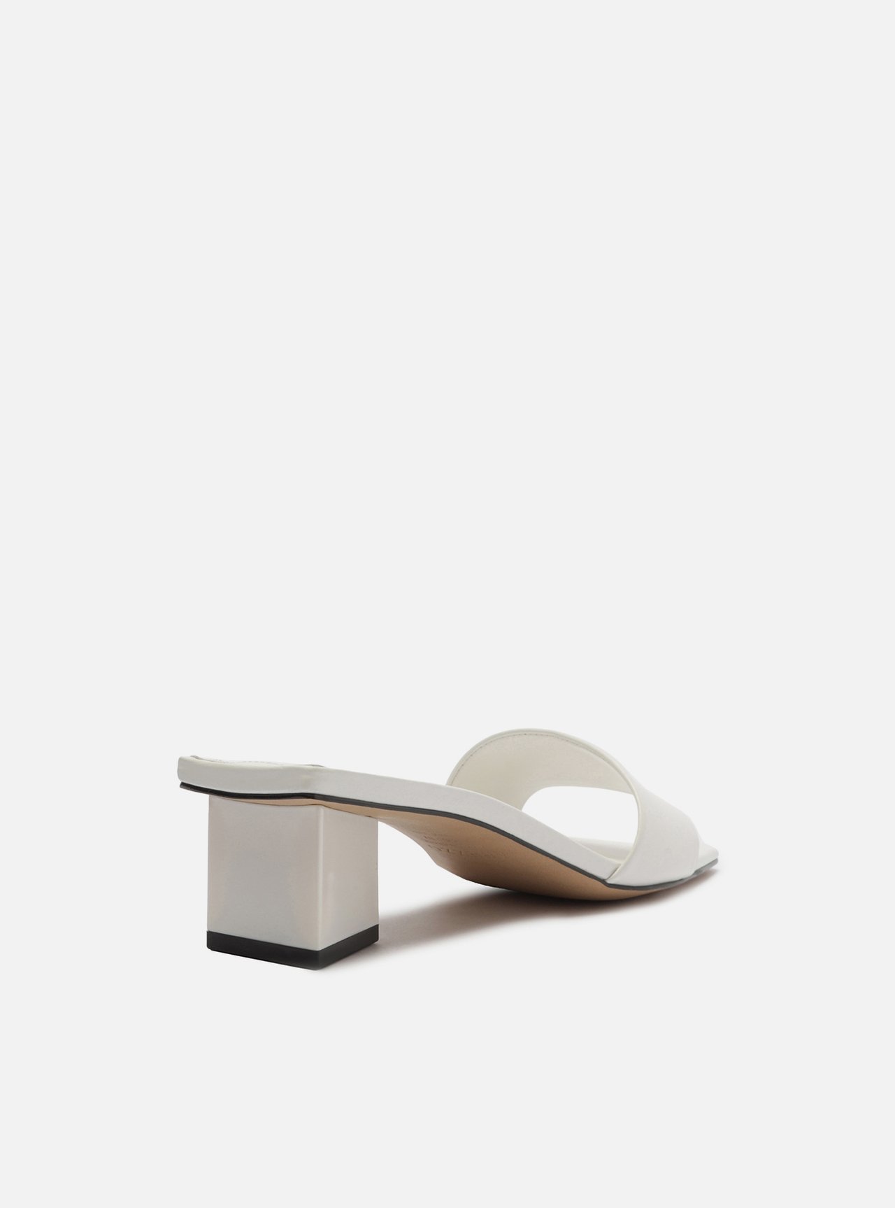 Mule branca arezzo 2025