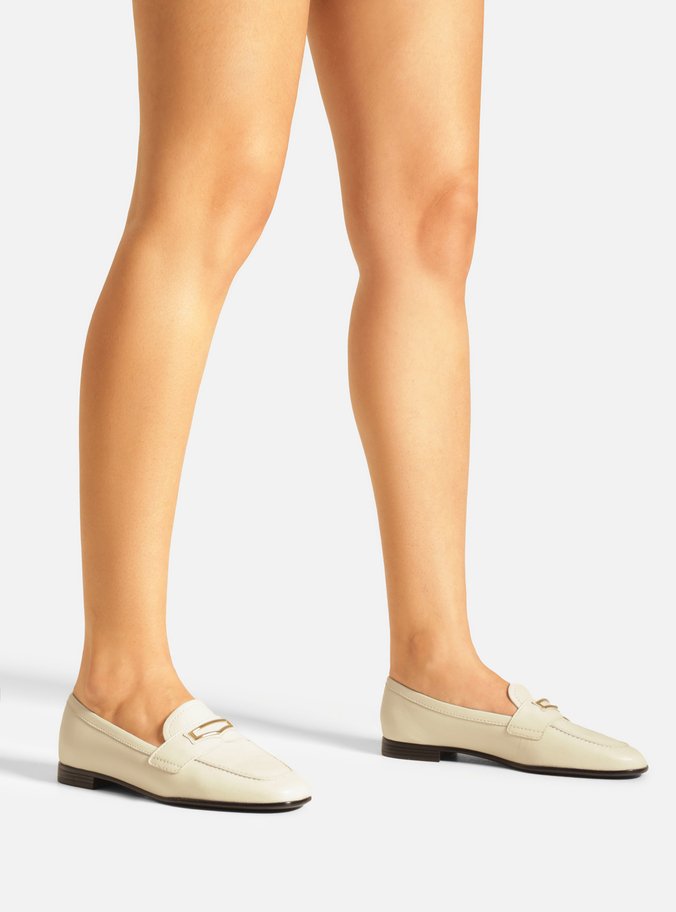 Mocassim Branco Couro Tira Metal