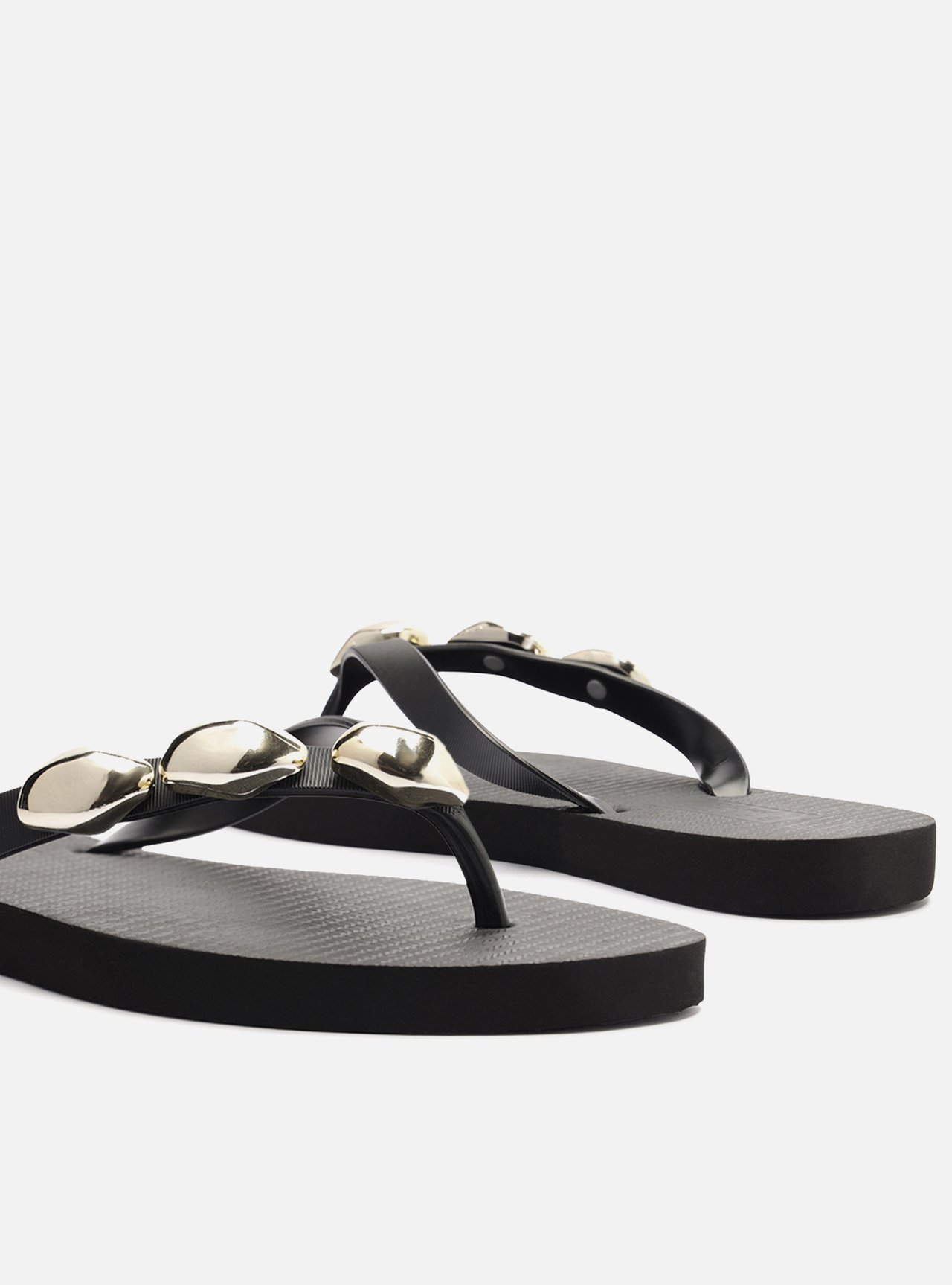 Chinelo de Dedo Preto Essential Metais — foto 4