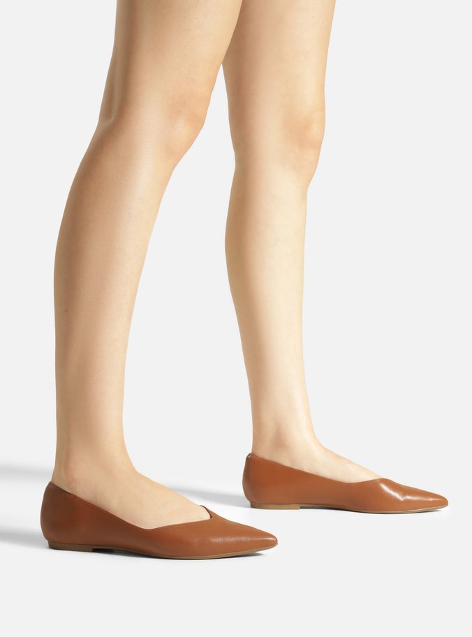 Sapatilha Marrom Couro Bico Fino Minimal